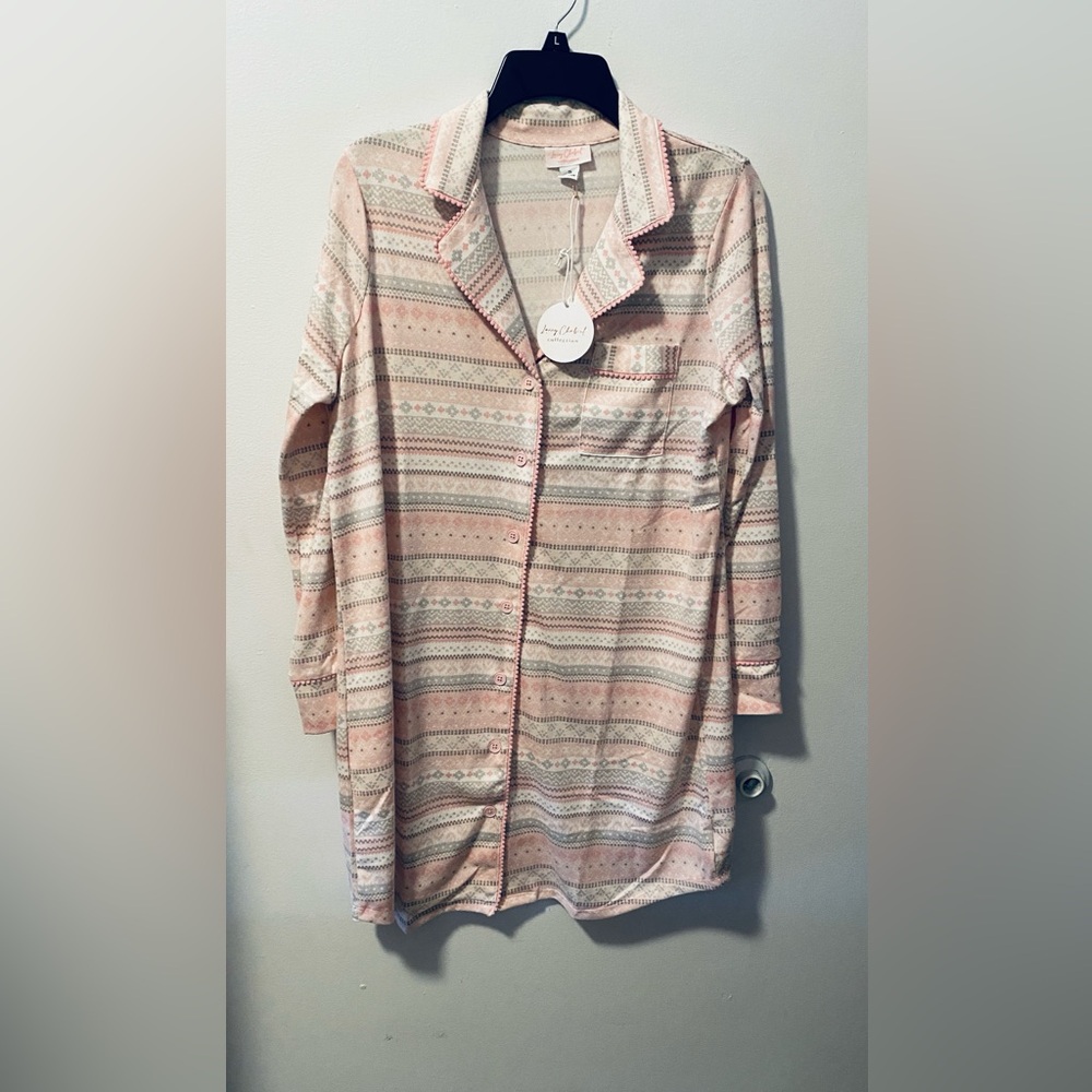 Lacey Chabert nightshirt